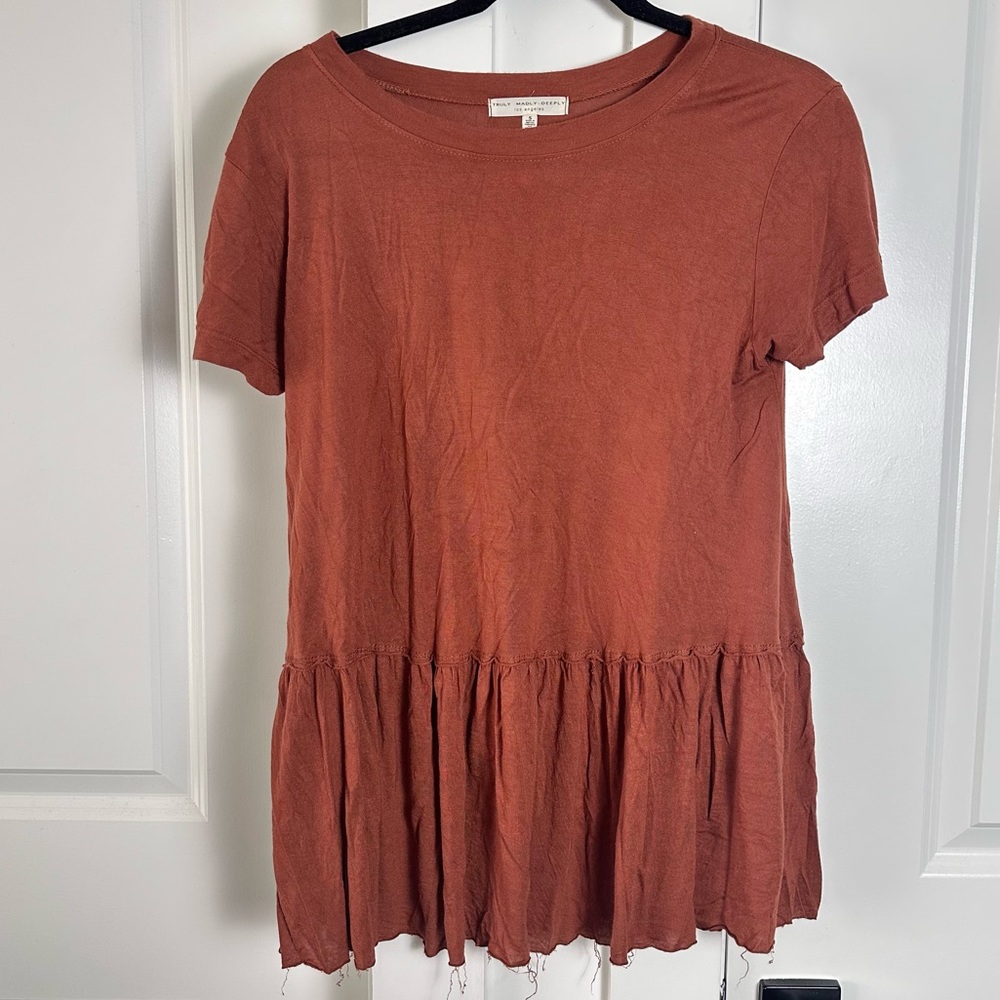 Truly Madly (S) Deeply Ruffle Tee Frayed Hem Top- Burnt Orange- Urban Outfitters